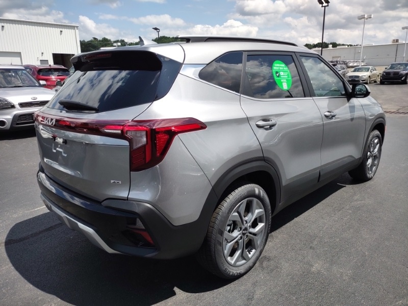Vehicle image 5 of 21