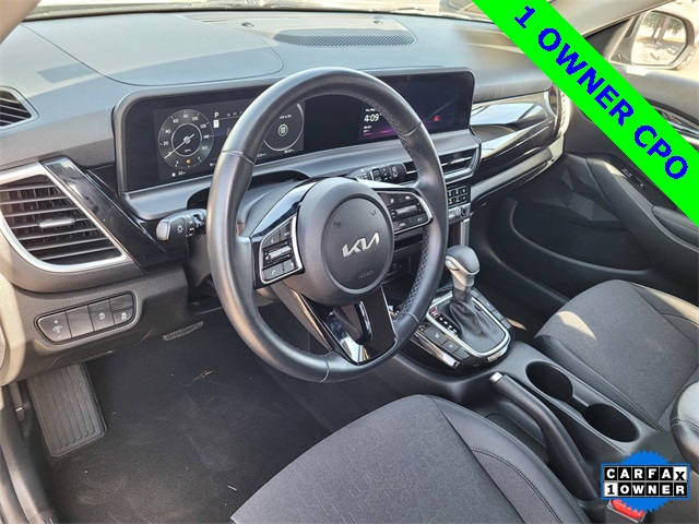 Vehicle image 14 of 32