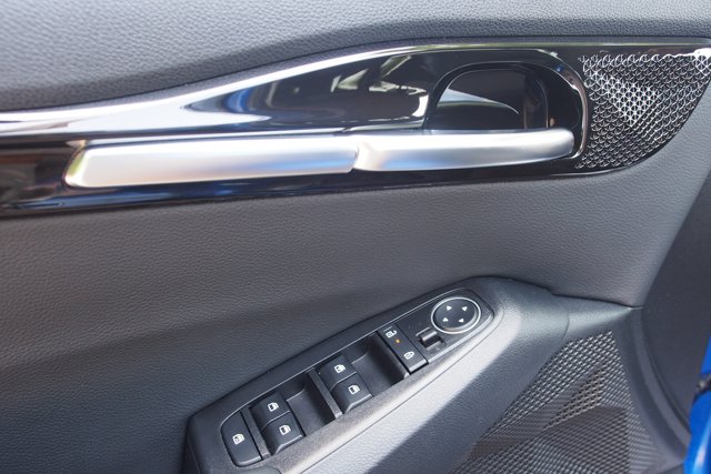 Vehicle image 19 of 31