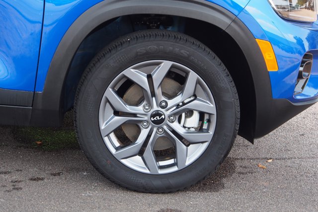 Vehicle image 9 of 31