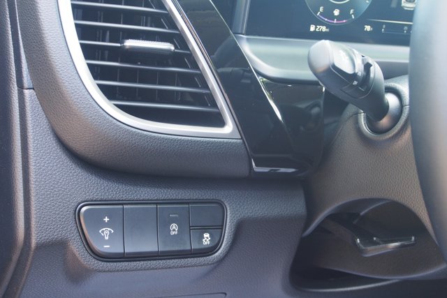 Vehicle image 20 of 31