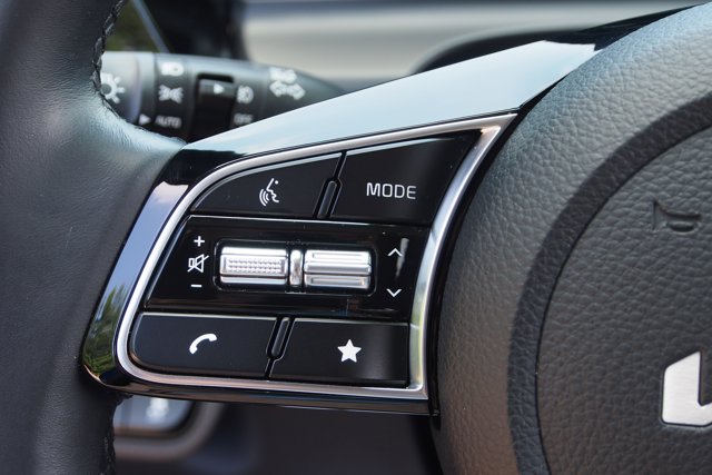 Vehicle image 22 of 31