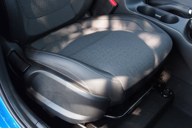 Vehicle image 12 of 31