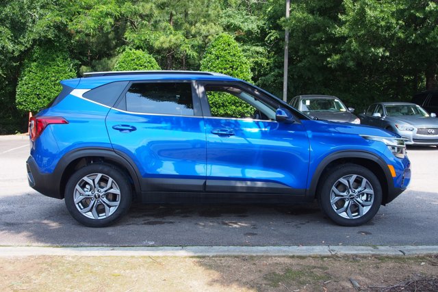 Vehicle image 4 of 31