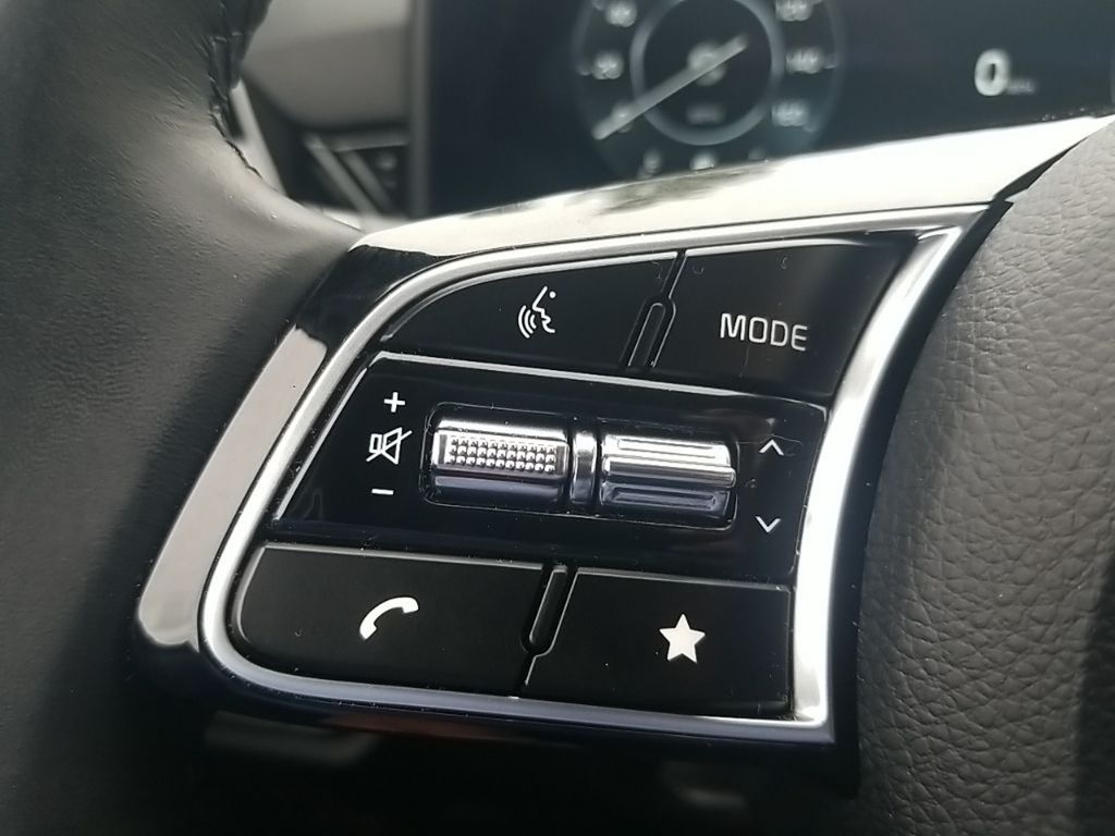 Vehicle image 33 of 55