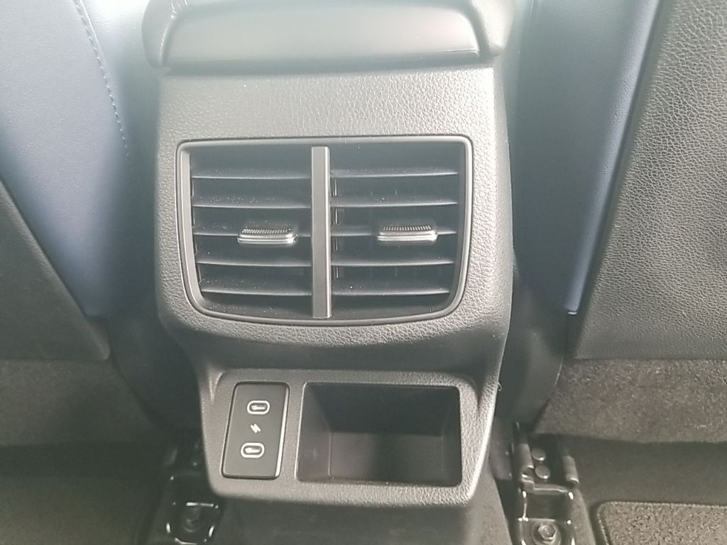 Vehicle image 31 of 55