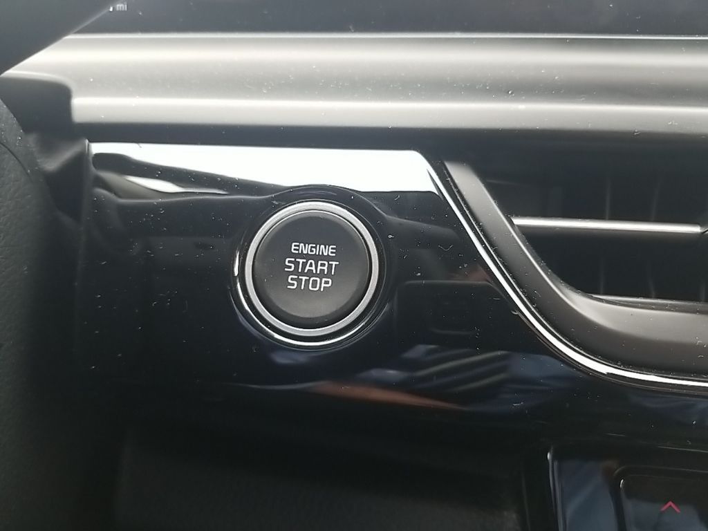 Vehicle image 32 of 55