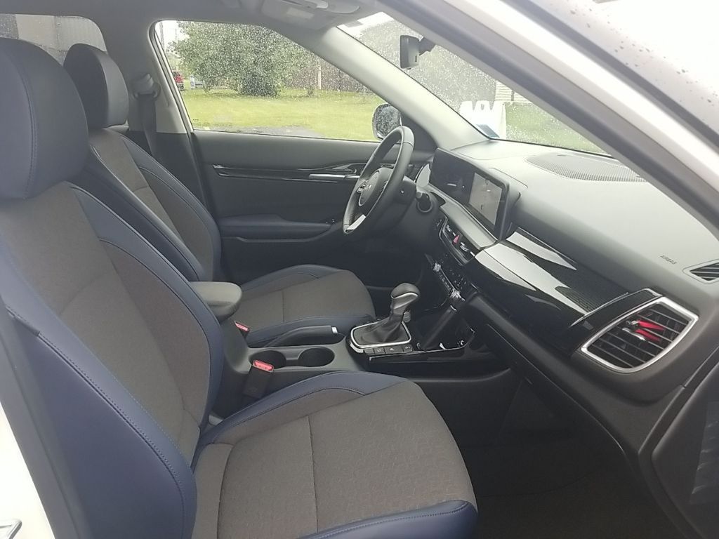 Vehicle image 20 of 55
