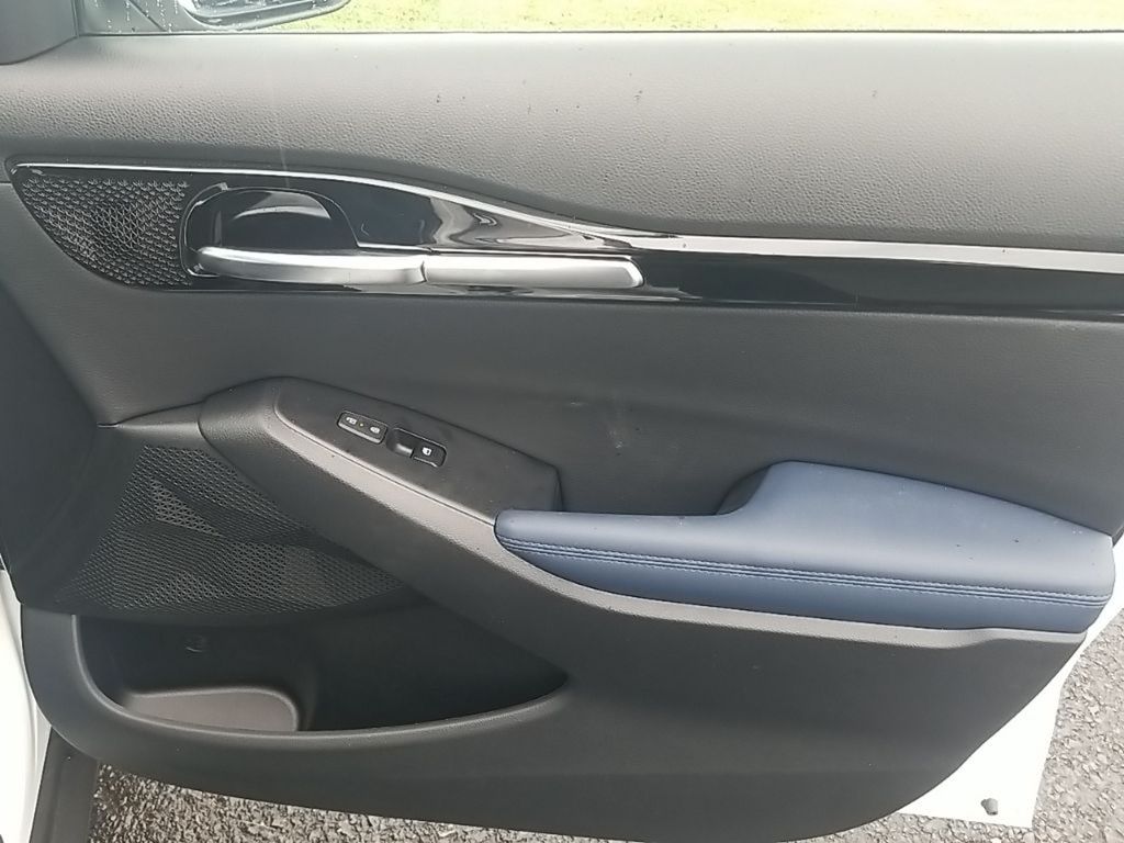 Vehicle image 23 of 55