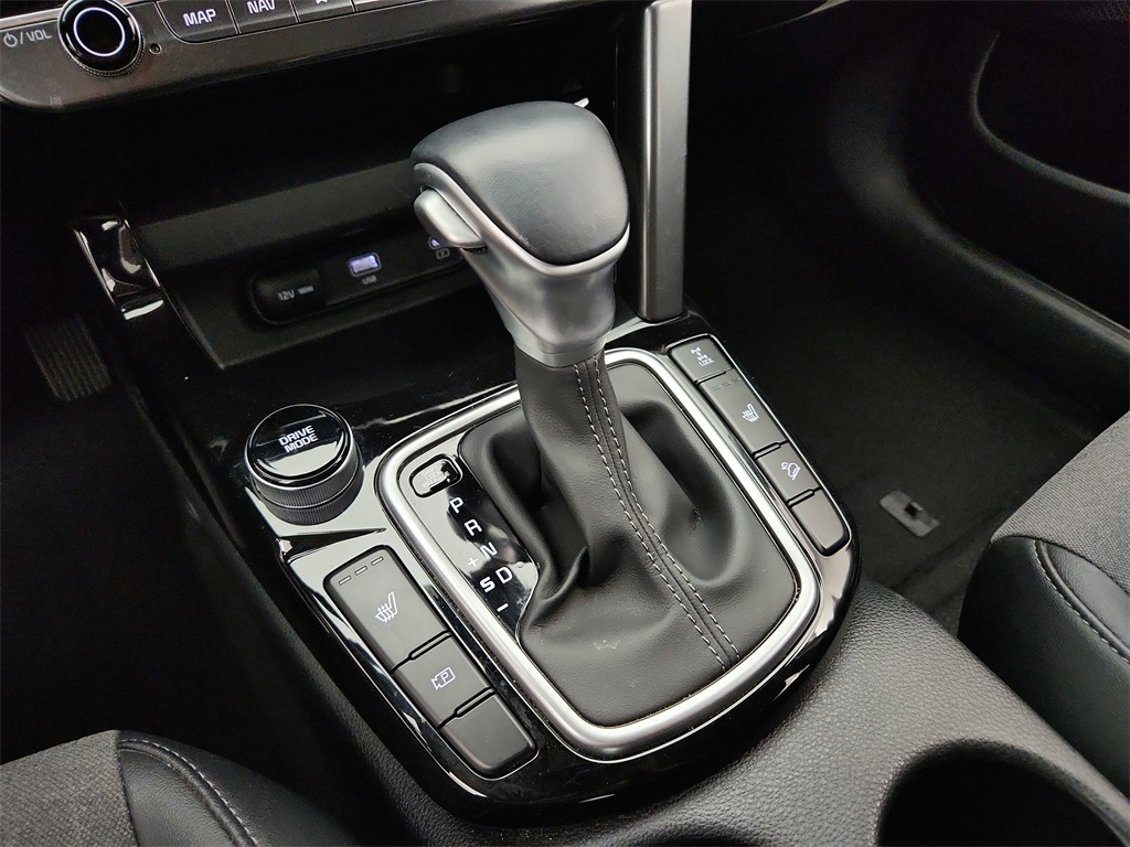 Vehicle image 14 of 28