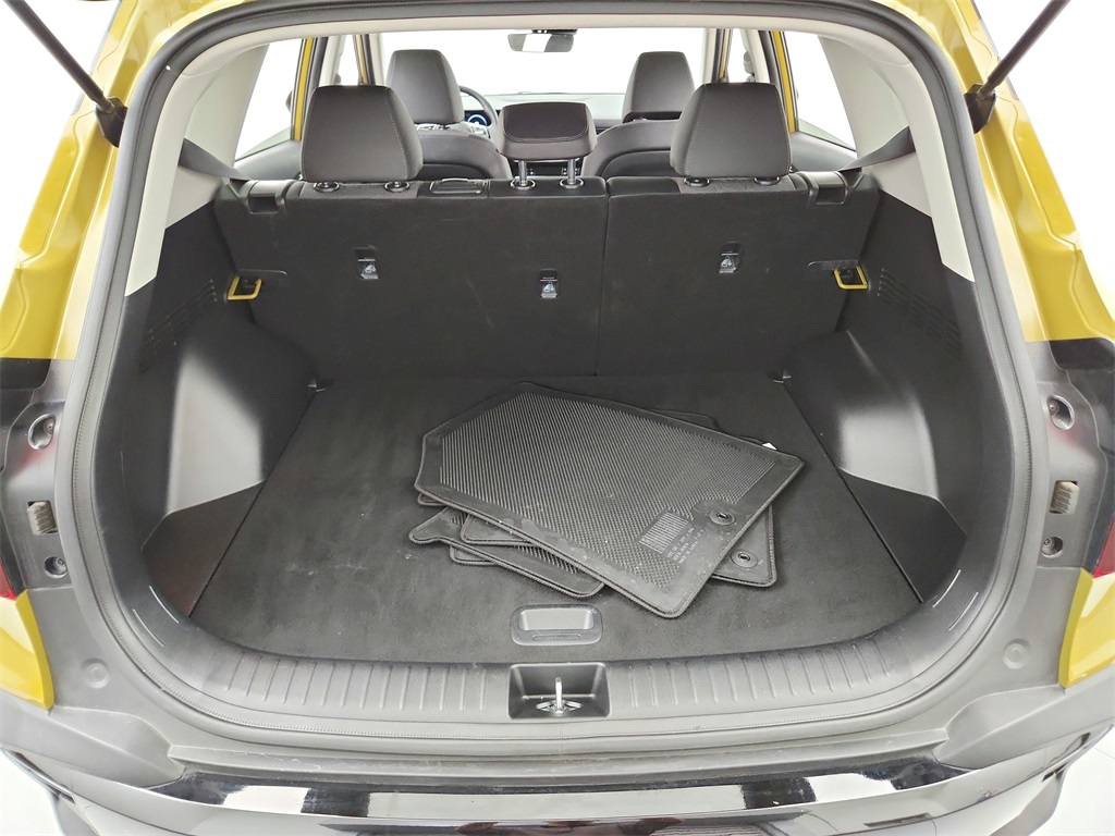 Vehicle image 26 of 28