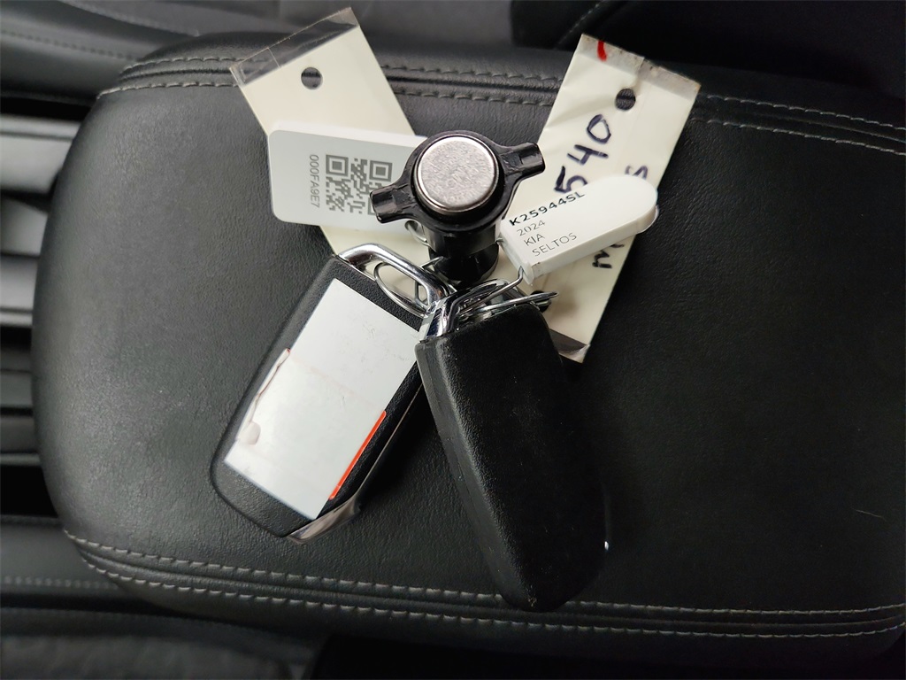 Vehicle image 28 of 28