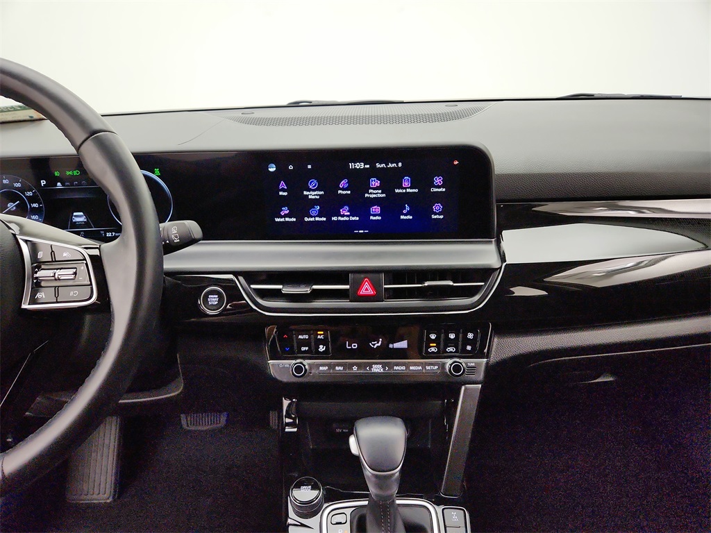 Vehicle image 17 of 28