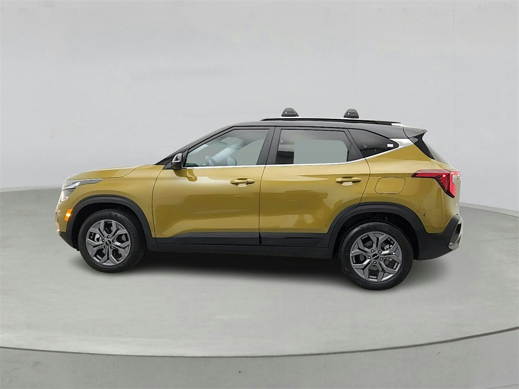 Vehicle image 8 of 28