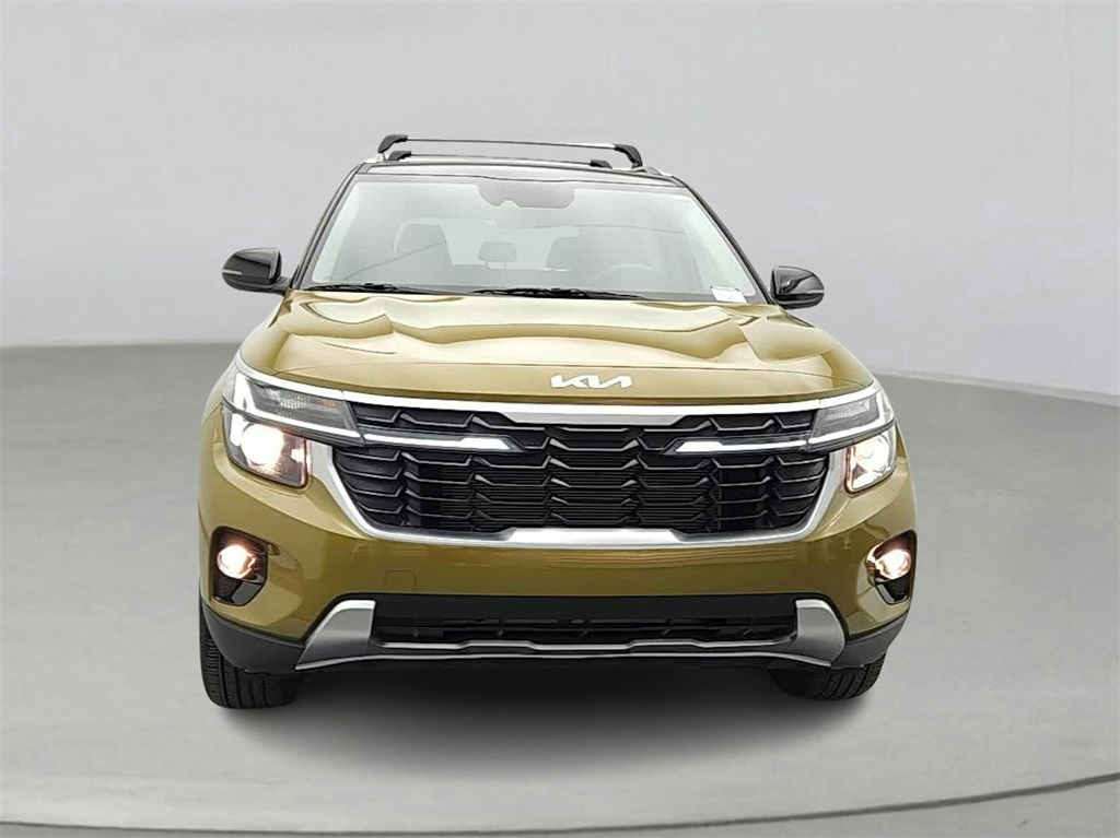Vehicle image 2 of 28