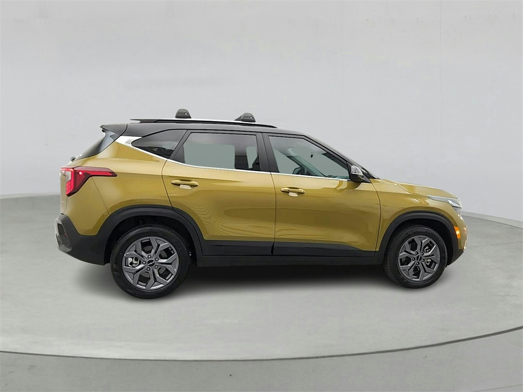 Vehicle image 5 of 28