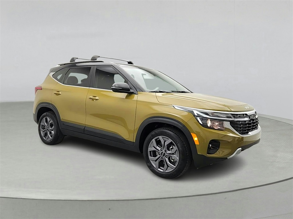 Vehicle image 4 of 28
