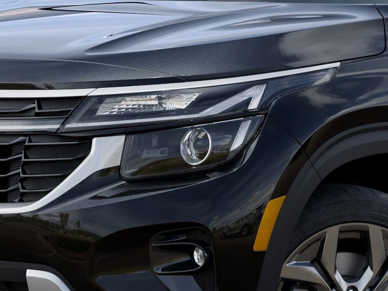 Vehicle image 10 of 27
