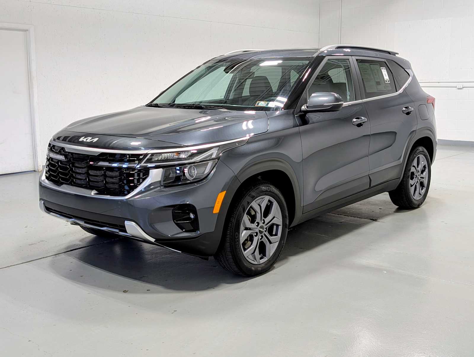 2024 Kia Seltos S Image 1 of 41