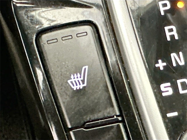 Vehicle image 29 of 32