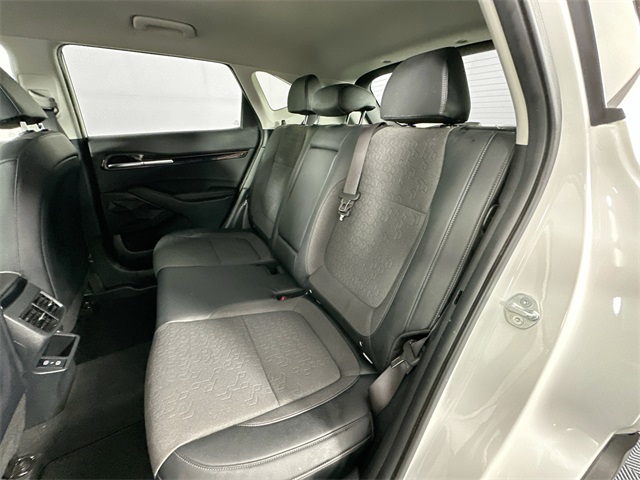 Vehicle image 12 of 32