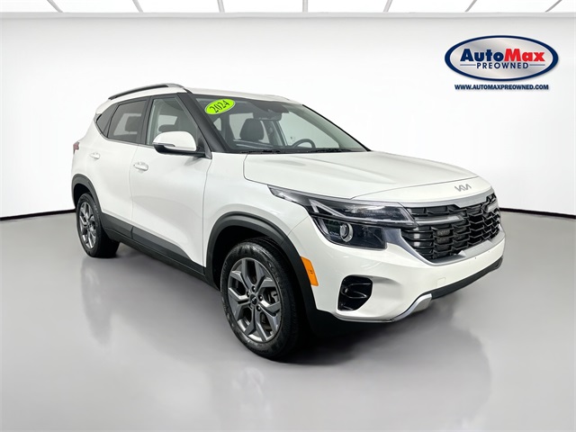 Vehicle image 3 of 32
