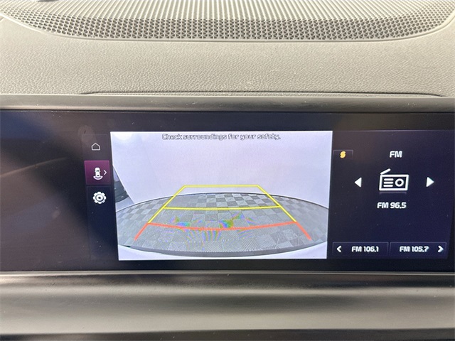 Vehicle image 24 of 32