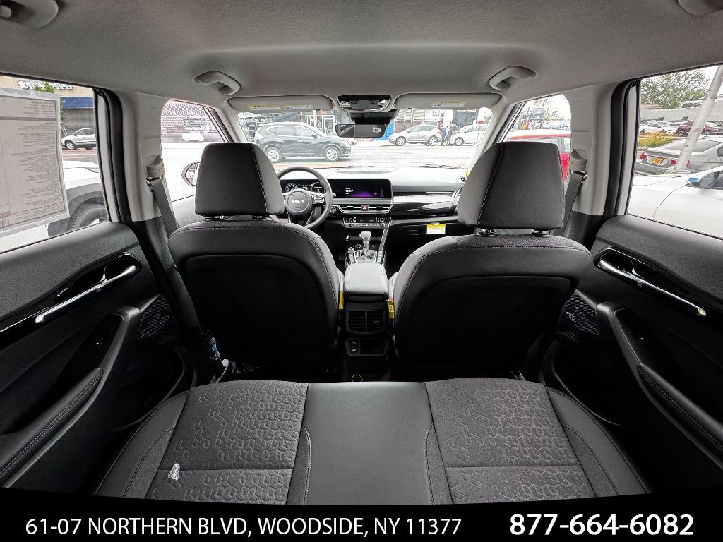 Vehicle image 8 of 27