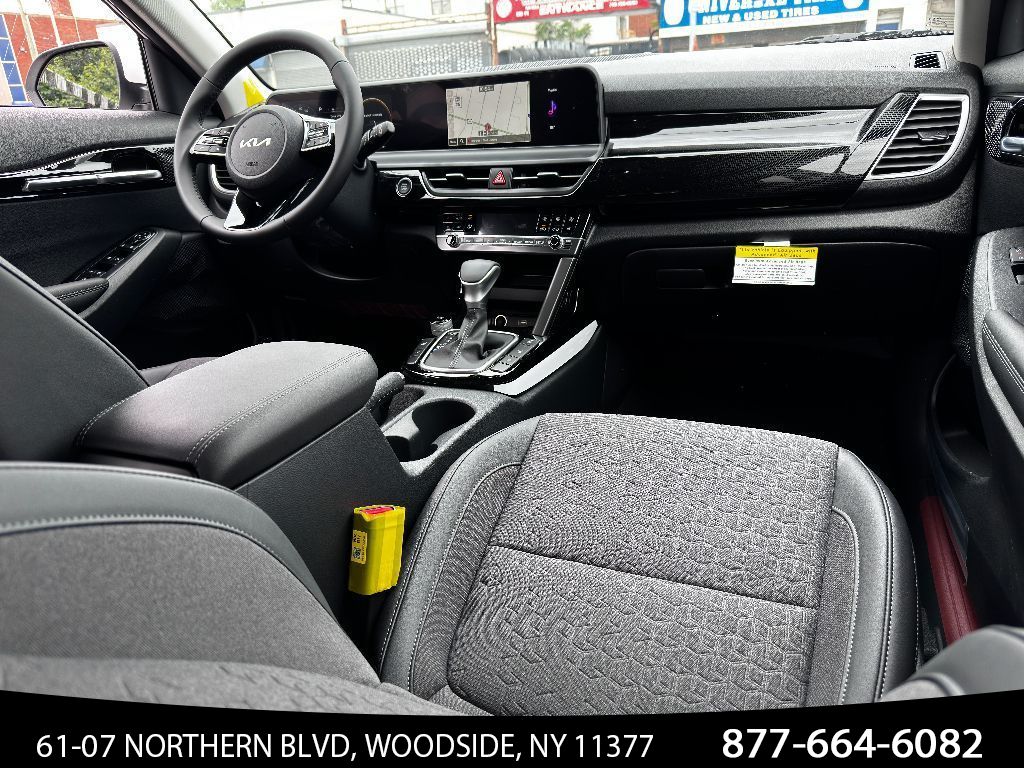 Vehicle image 23 of 27