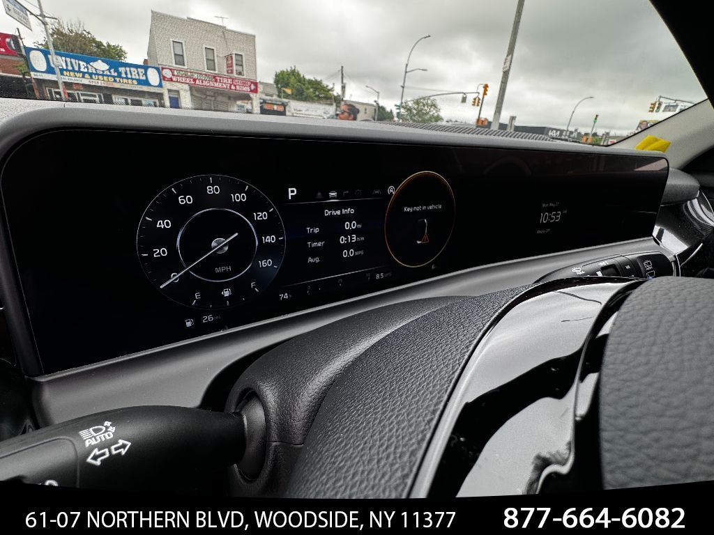 Vehicle image 15 of 27