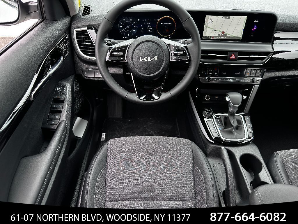 Vehicle image 21 of 27