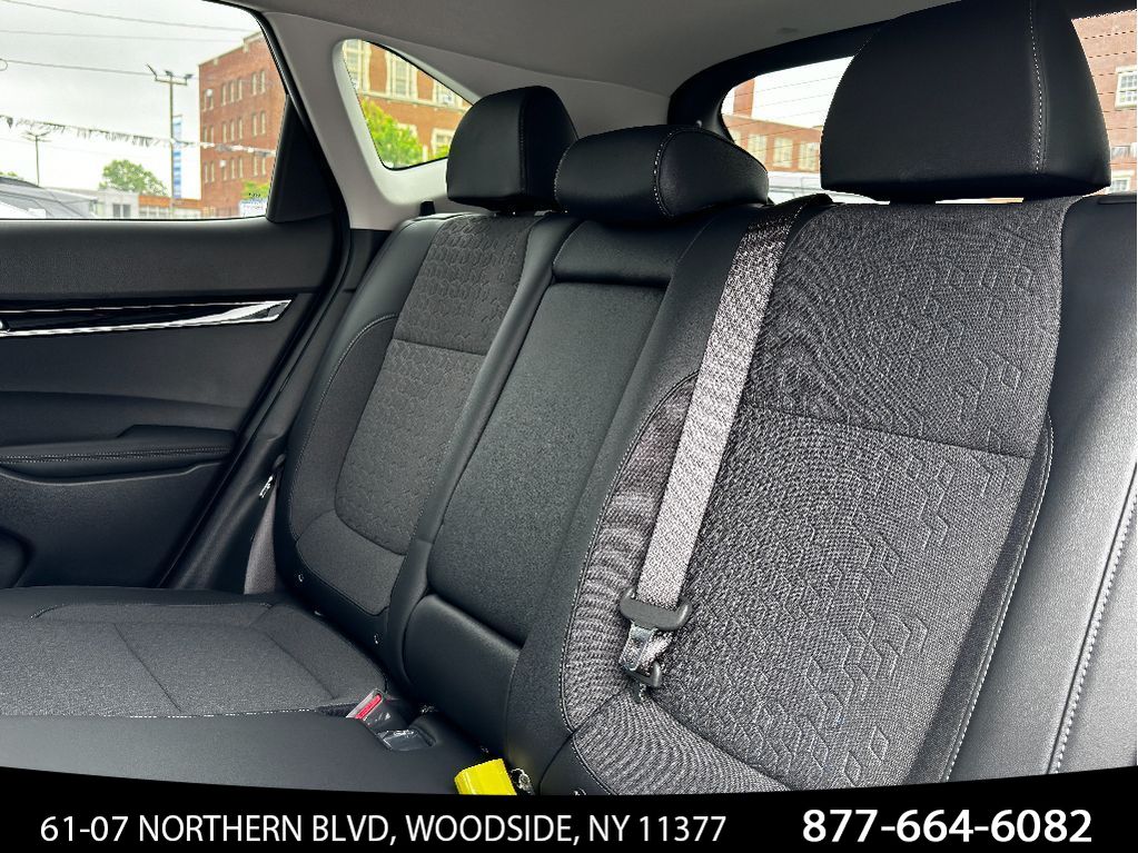 Vehicle image 20 of 27