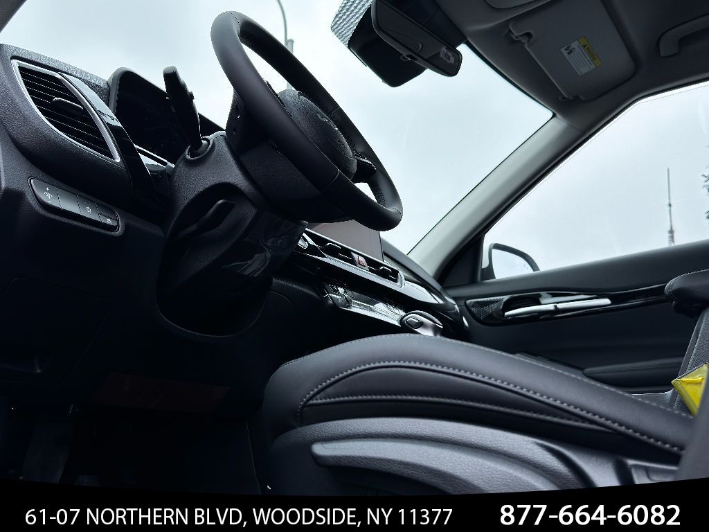 Vehicle image 12 of 27