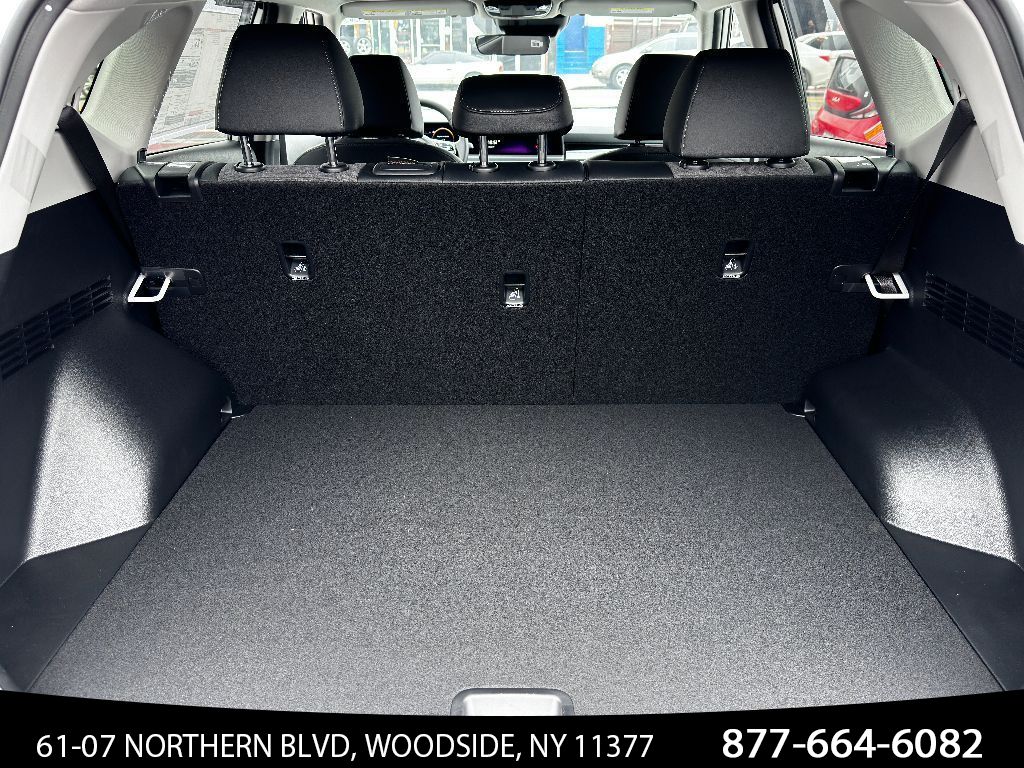 Vehicle image 7 of 27