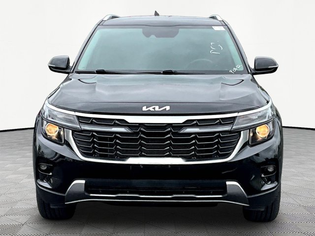 2024 Kia Seltos S Image 2 of 33