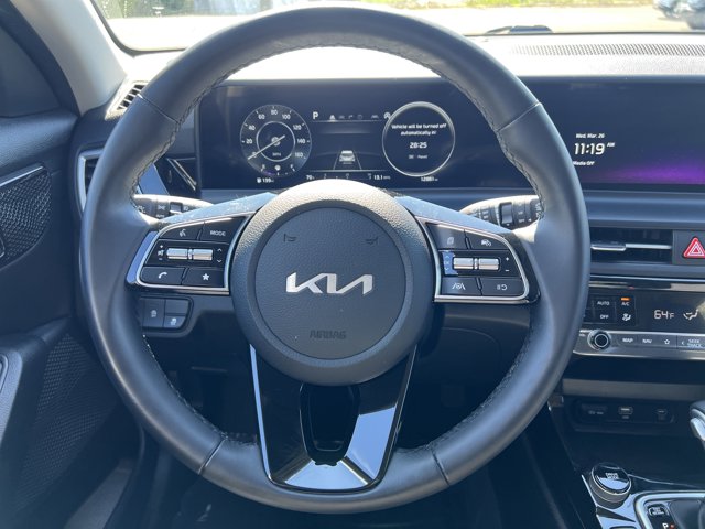 Vehicle image 15 of 25