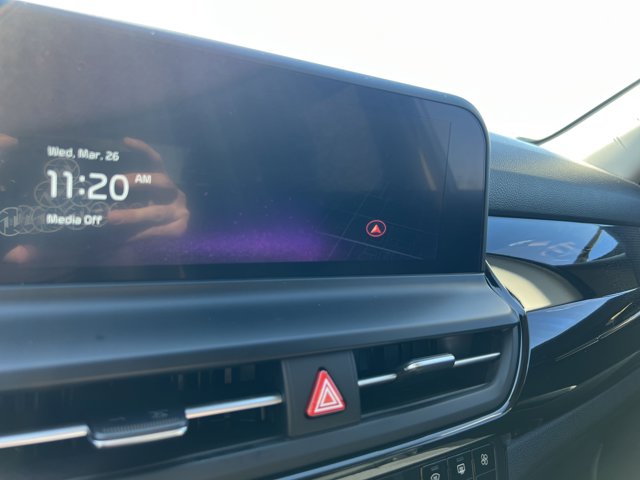 Vehicle image 22 of 25