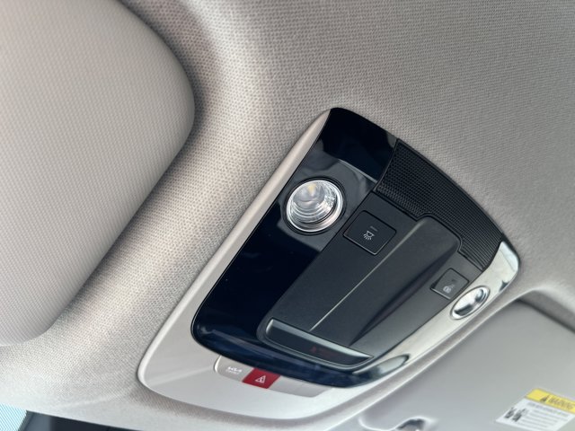 Vehicle image 23 of 25