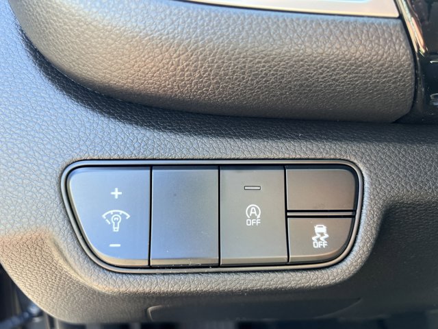 Vehicle image 17 of 25