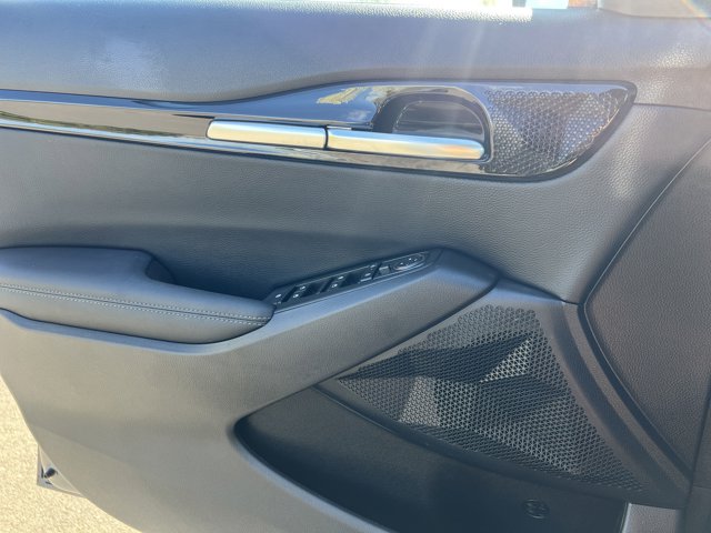 Vehicle image 24 of 25