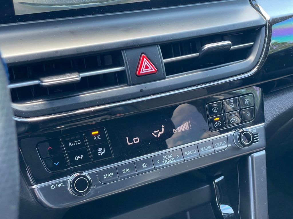 Vehicle image 19 of 28