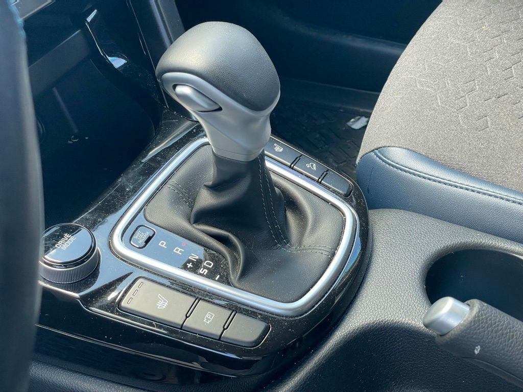 Vehicle image 20 of 28