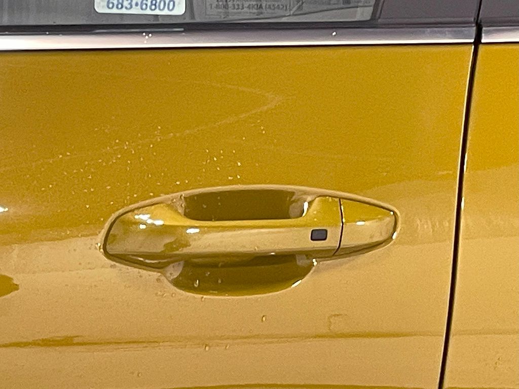 Vehicle image 22 of 44