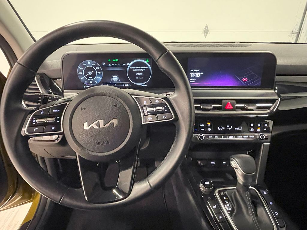Vehicle image 42 of 44