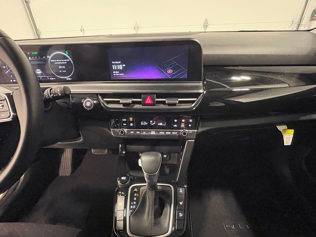 Vehicle image 43 of 44