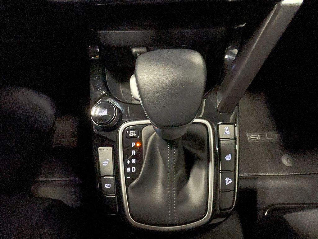 Vehicle image 36 of 44