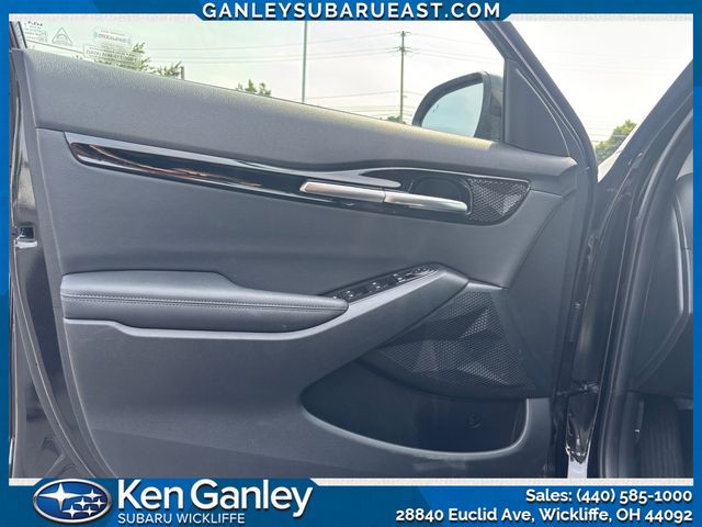 Vehicle image 10 of 28