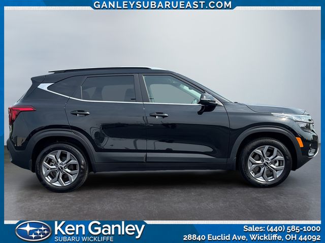 Vehicle image 4 of 28