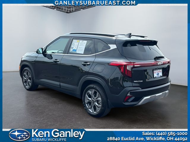 Vehicle image 7 of 28