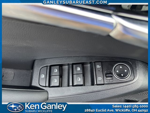 Vehicle image 11 of 28